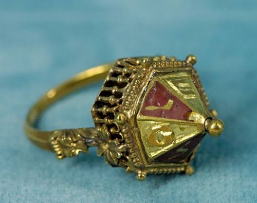 eretzyisrael:One of the oldest surviving Jewish wedding rings is in Alsace, France.This unique piece