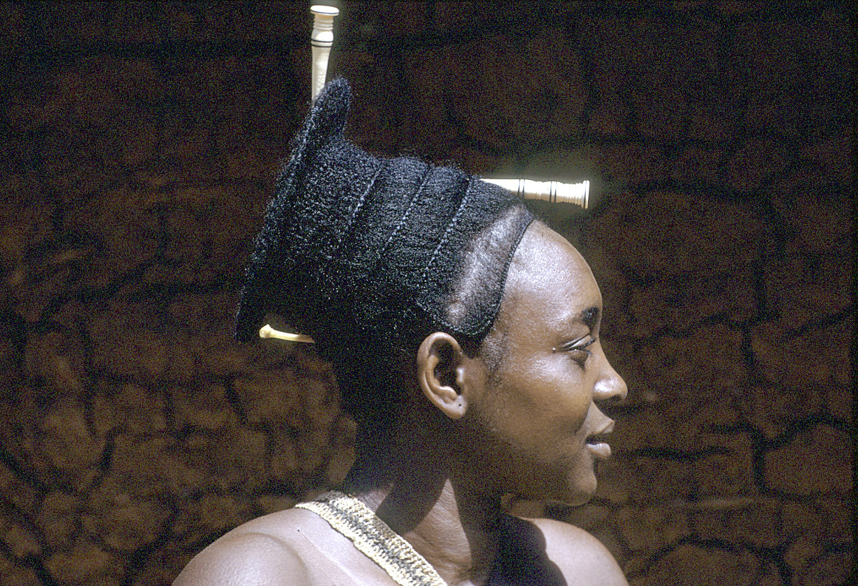 vintagecongo:  Congo, Traditional Mangbetu hairstyle called tumburu or edamburu on