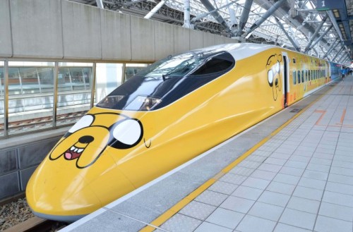 whatgerard: nightworldlove: adorkable-rin: ca-tsuka: Cartoon Network train in Taiwan (aka Cartoo