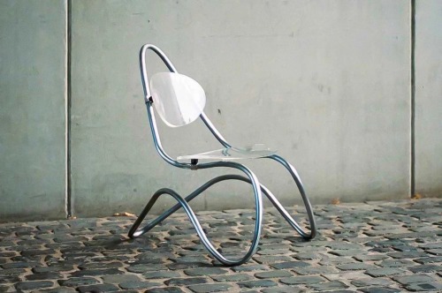 C1 – lounge chair Frame made of 100% highest quality steel; Seat shells in polished, tran