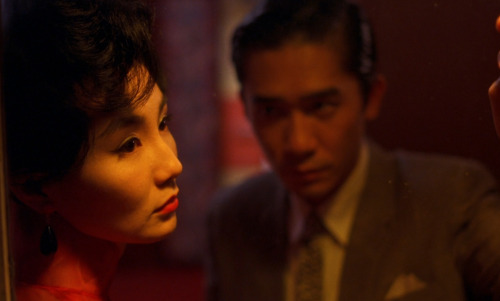 ‘花樣年華’ (In the Mood for Love), Wong Kar-wai (2000)It is a restless moment. She has kept her he