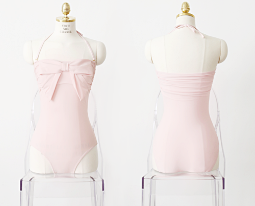 daddys-little-cuddlebug:  milkyypaws:  ♥  I really want a bathing suit like this! 