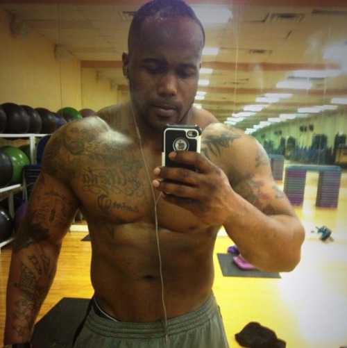 iamkingiamboss:  thickboyswag:  charlibal:  Guys with Iphone series Swole SMASHER  🙌🙌🙌😏😏🙌💦💦💦💦  Http://iamkingiamboss.tumblr.com   Damn Sexi