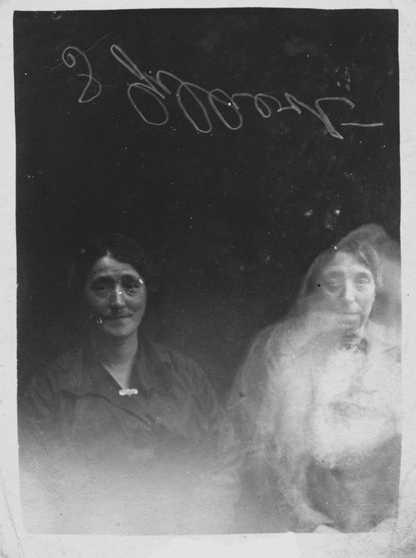 chaosophia218:  Spirit Photography of William Hope, circa 1920.1. Woman with two