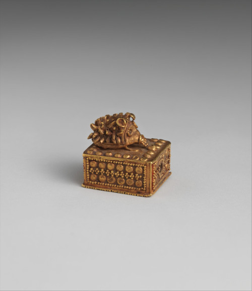 met-egyptian-art:Hedgehog on box pendant, Egyptian ArtMedium: goldGift of Helen Miller Gould, 1910Me