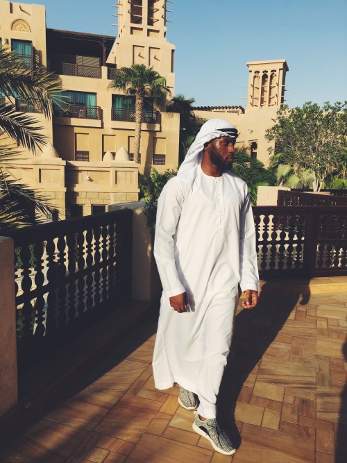 blackfashion:  Dubai, UAE IG: Niccvsh cashvanityfame.tumblr.com