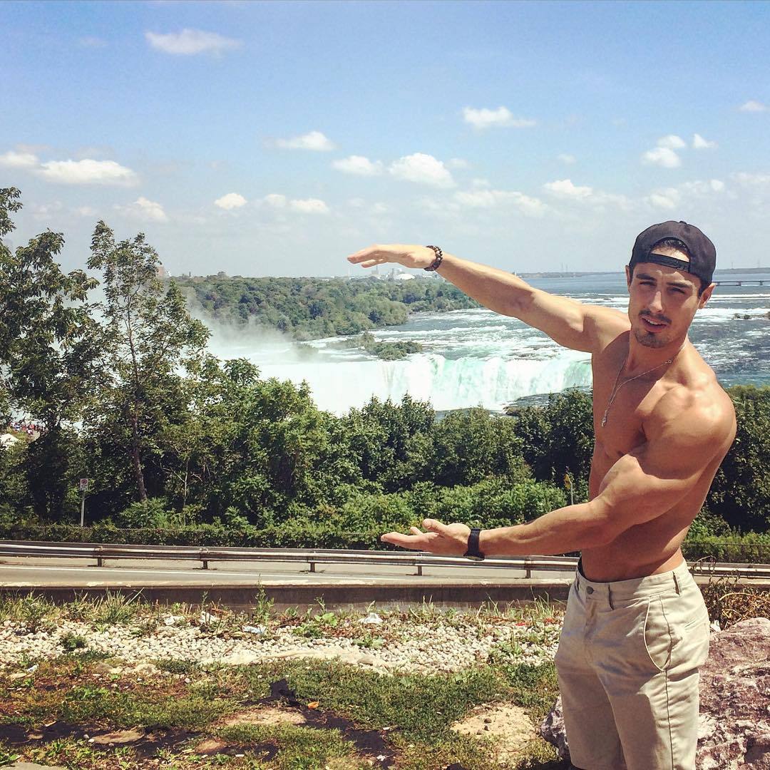 lumbrjax:  Instagram user @fitnesszonekid http://ift.tt/1Izs1Ys
