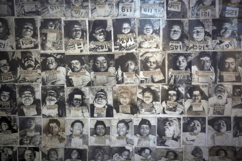 yahoonewsphotos:  Bhopal - 30 years later On the night of December 2, 1984, the factory owned by the