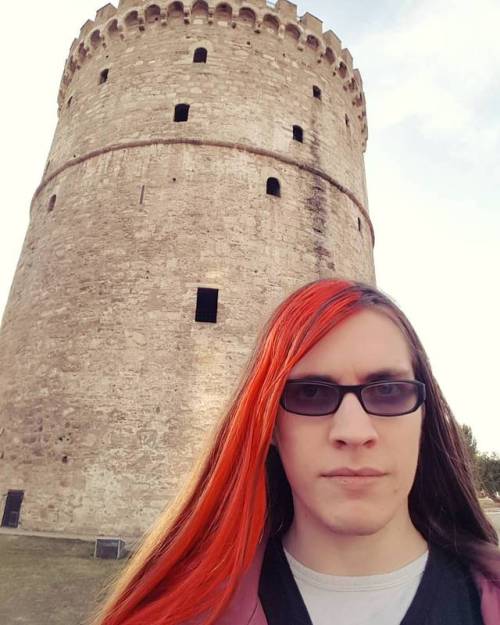 davebiab:Hey just doing some seige warfare how about you HES ALIVE