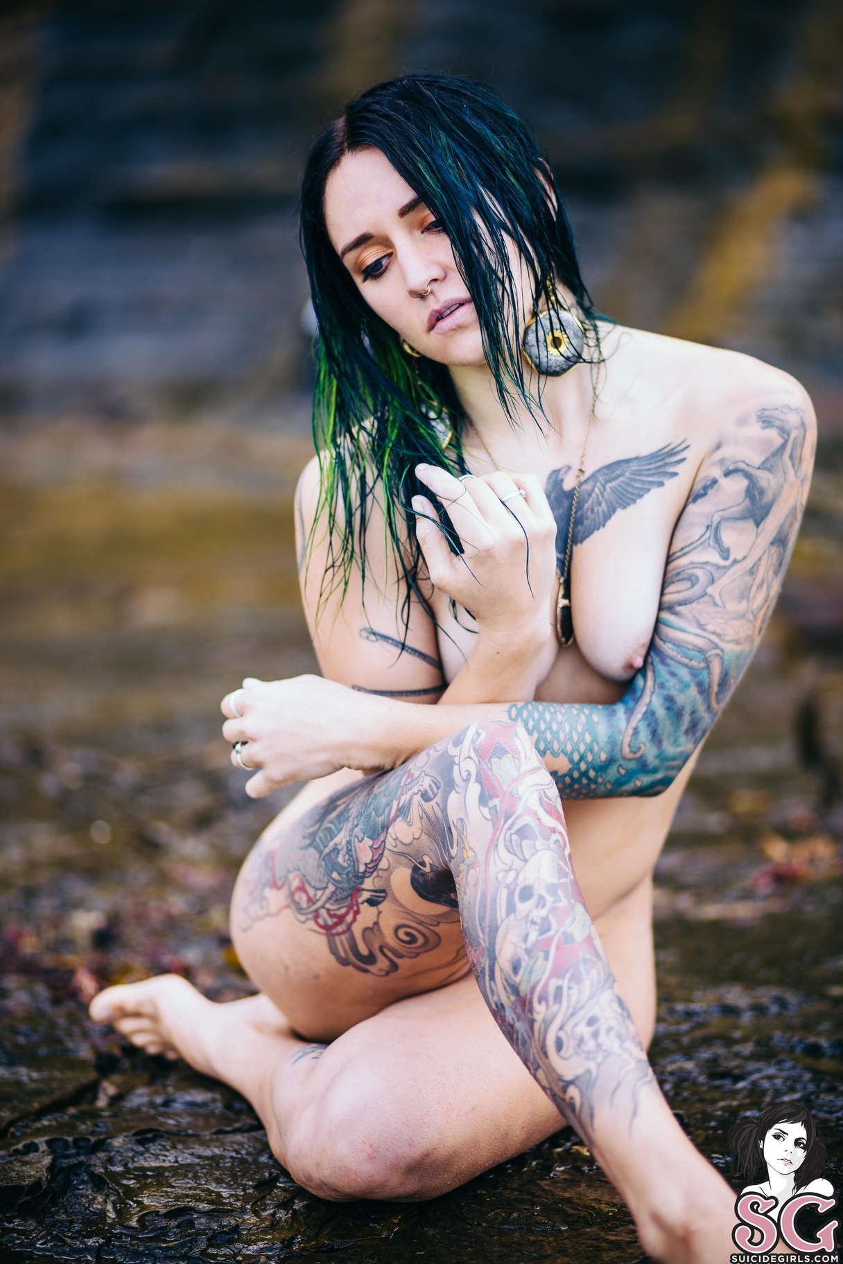 suicidegirlslover:  Venom SG