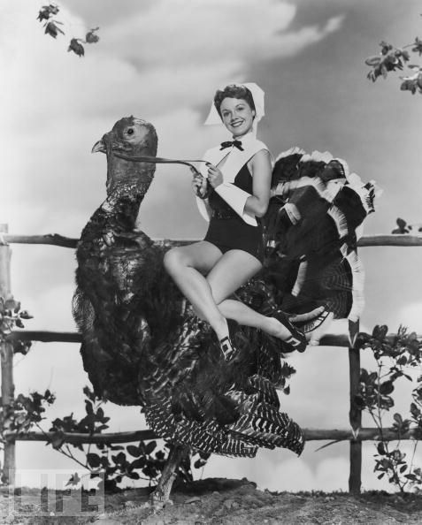 pinup-l0vers:  bizzare, retro, strange thanksgiving