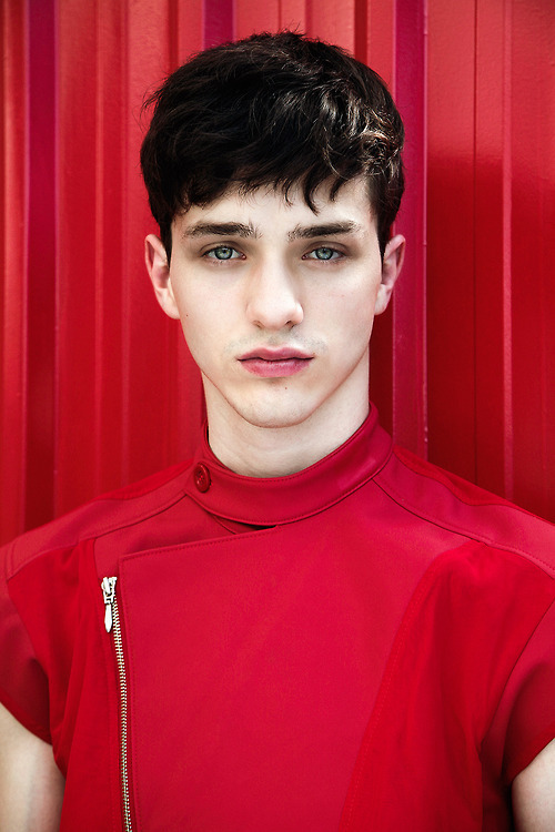brightlightsdarkeyes:  brightlightsdarkeyes: Click for fashion, model, grunge, indie