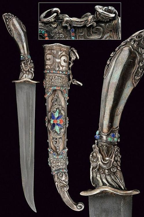 coisasdetere:  A beautiful silver mounted dagger, China, 19th century.