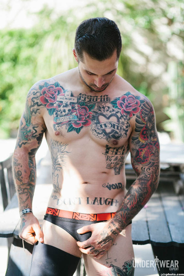 jujubean6969:  robpicks:  2knowu:  Super sexy Alex Minsky!  must reblog yummy Alex