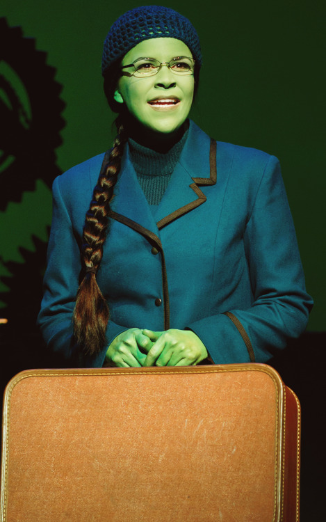 elphabaoftheopera:Elphaba + Suitcases