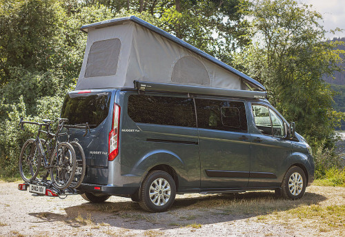 carsthatnevermadeitetc:  What a difference 47 years makes juxtaposition of Ford Transit Mk 1 Dormobile, 1974 & Ford Transit Custom Nugget, 2021. The Transit camper dates back to 1965, there have been multiple conversions over the decades. The Transit