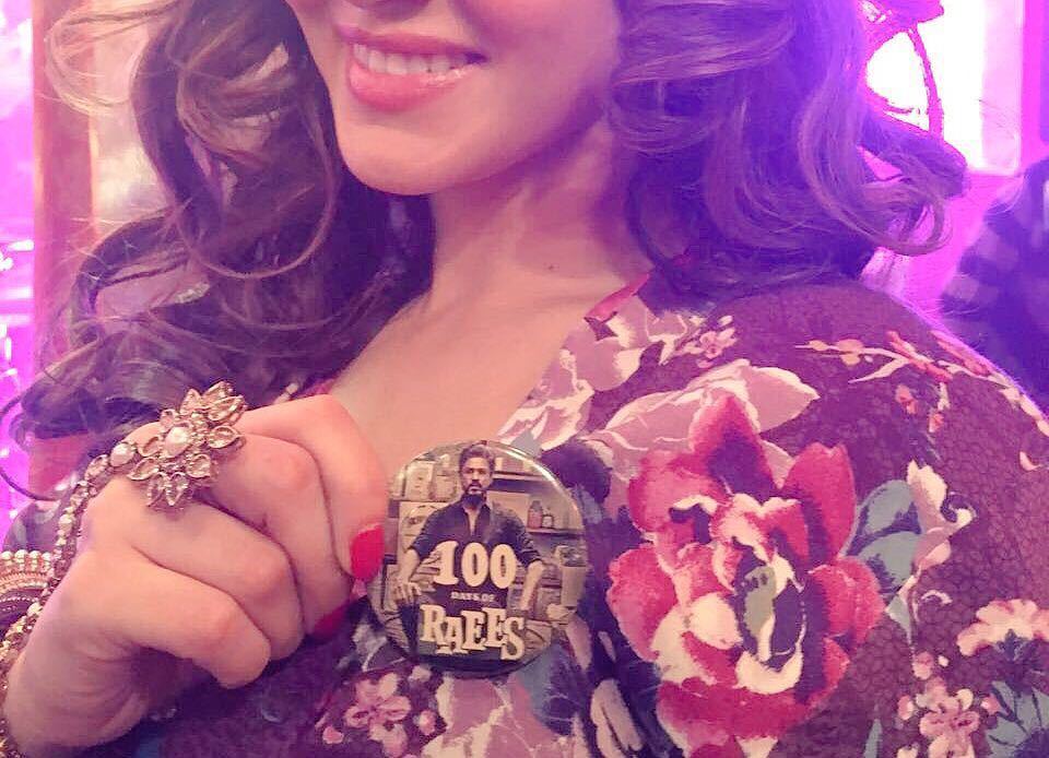 So happy I got to be a part of the 100th day of @RaeesTheFilm with @iamsrk @rahuldholakia