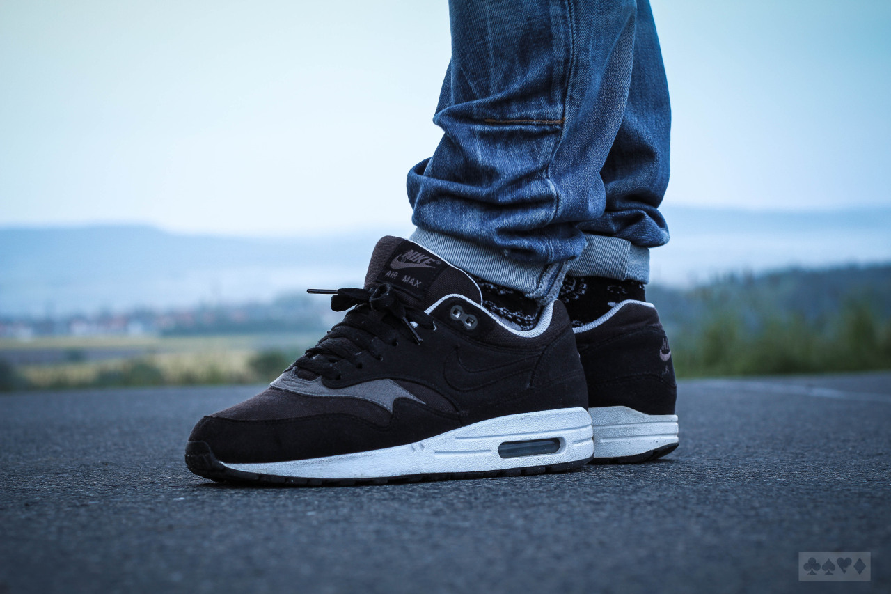 nike air max 1 black smoke