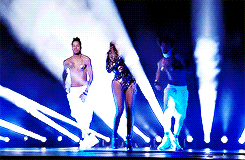 Queen B