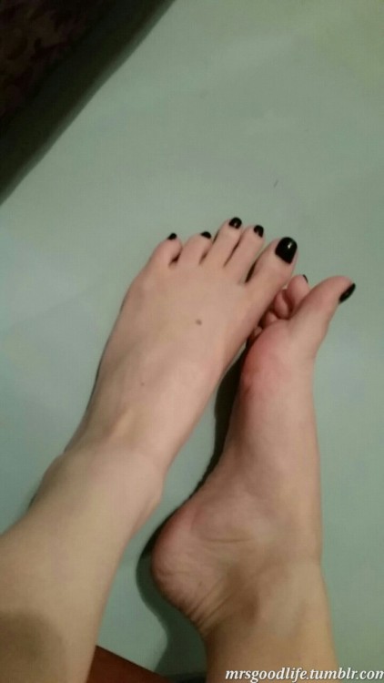 mrsgoodlife:  A few close-up pics by request. Where would you cum?