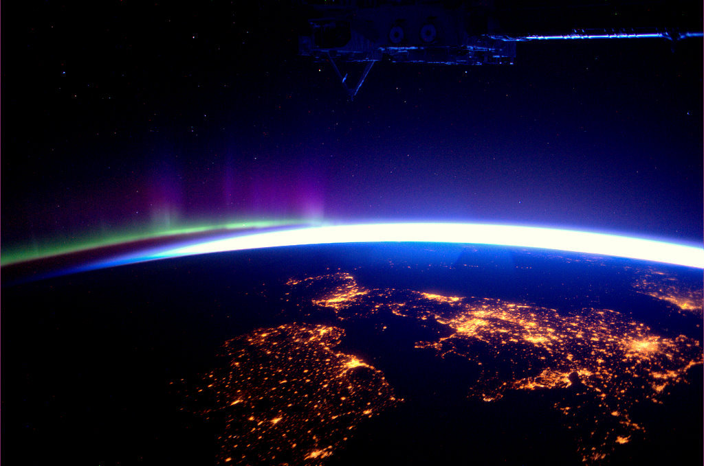 Aurora s from space pictures