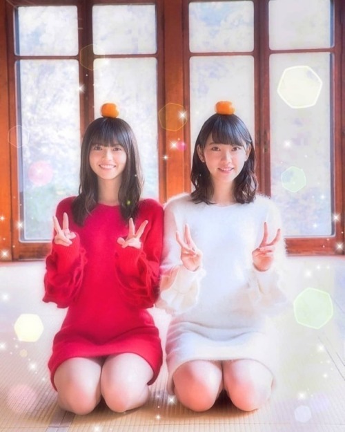 japan-girls-body: 任天堂　SWITCH本体　Nintendo　Switch　Joy−Con（L）　ネオンブルー／（R）　ネオンレッド［2019年8月モデル］ reblog