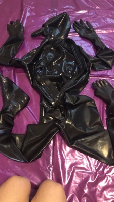 rumi-rubber: I became a complete rubber doll… 