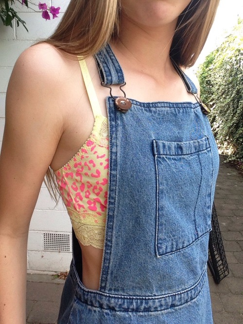vineayl:s-un-rise:funkiehh:new outfit in love this is so pretty wowmore bambi here