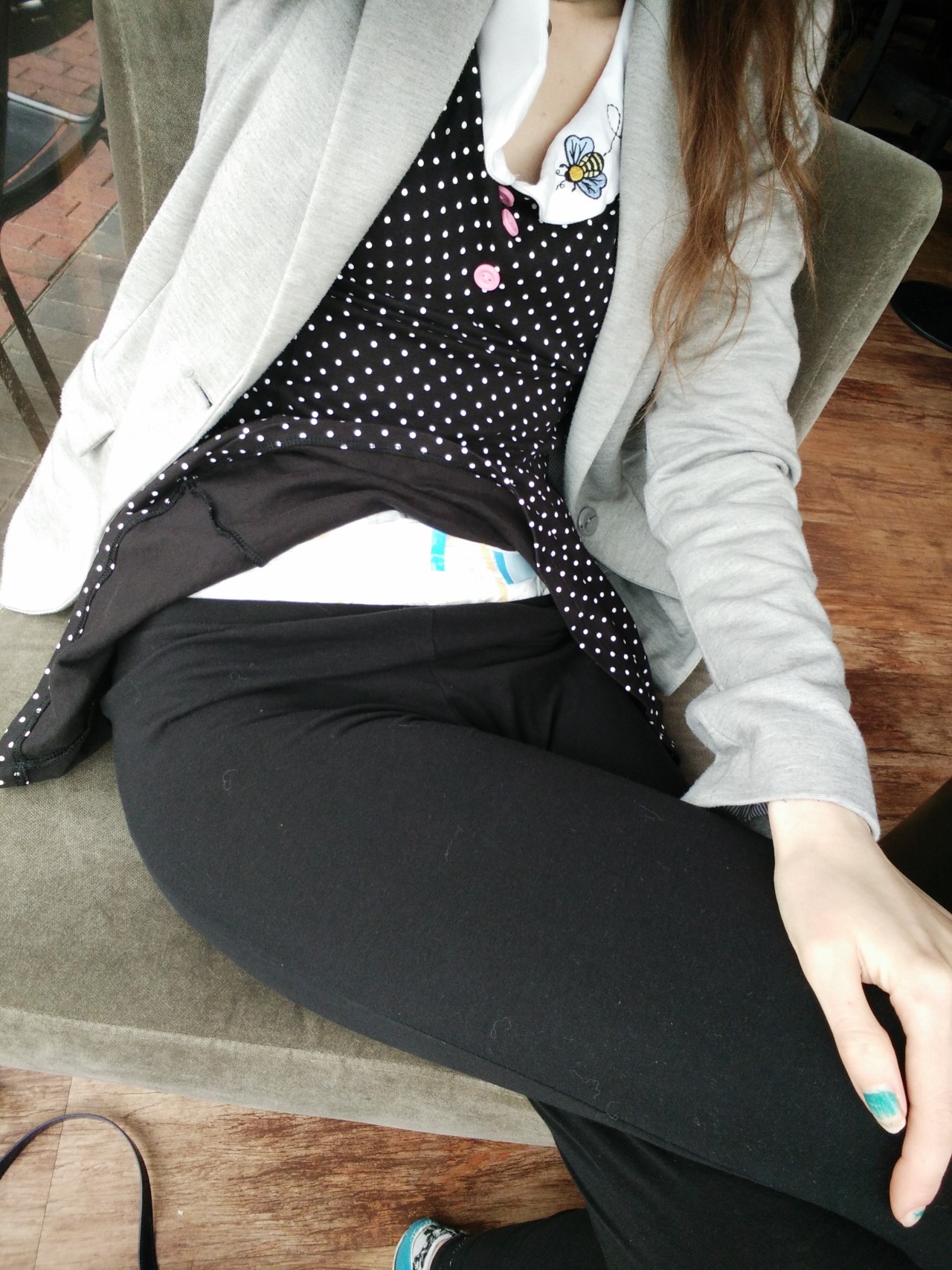 sweet-princess-x:  Just chilling in starbucks ;)