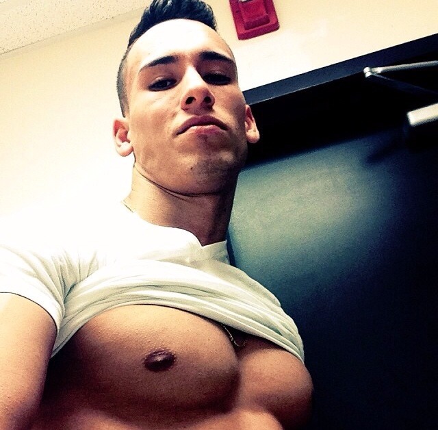 betosbackalley:    Beto’s Cornerhttp://betosbackalley.tumblr.com   