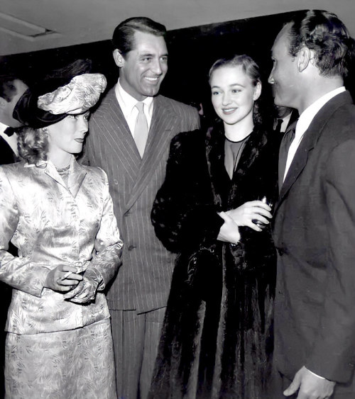 missveronicalakes:Veronica Lake, Cary Grant, Betty Hensel and Andre de Toth, at a Cocktail Party to 