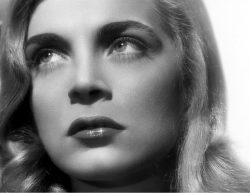 Lizabeth Scott