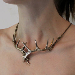 grayskiesfashion:  Moon Raven Designs - Stag