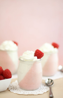 do-not-touch-my-food:  Chantilly Aux Framboises