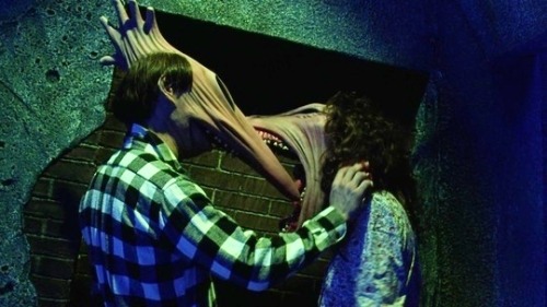 goweninsane: vintagesalt: Beetlejuice (1988)  Mutuals do this