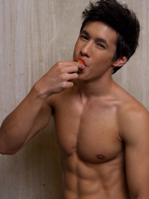 beautifulmengaypics:  Follow me at Sexy Gay Men and Random Gay Posts