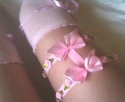 littlealienproducts:  Baby Angel Garter //