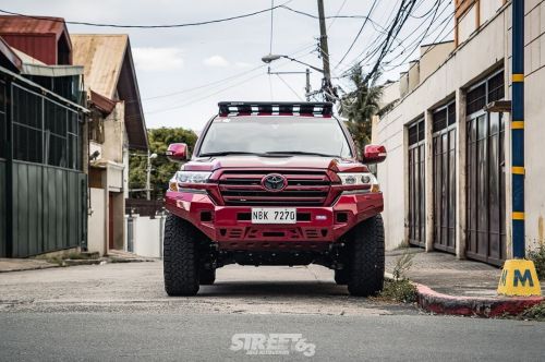 From low to high: a Land Cruiser built for Manila streets. #toyota #landcruiser #lc200 #street63 #o