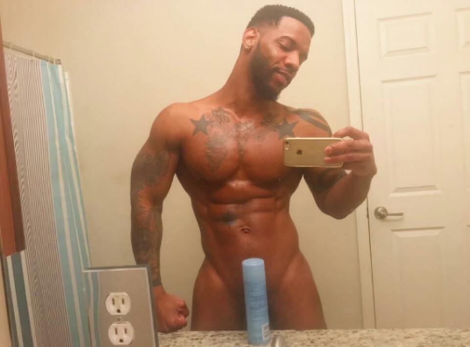 michealg87:  SEXY ASS TYRONE,,,,💪😘 HE WILL HANDLE U AND BUST U IN YO ASS🍆💦💦