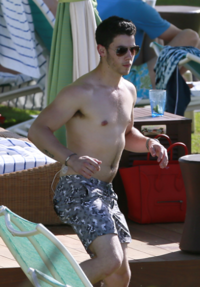 bigboldblog:belliesnass-deactivated20190806:Nick Jonas’ impending weight gain is killing me! I just want his love handles and belly to explode! And that ass in the first pic is so fat! I love the fat spilling over his tight waistband in the last
