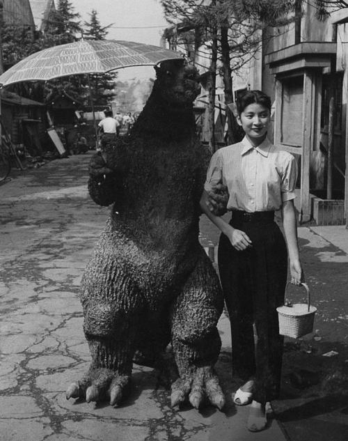 lulubonanza:  Godzilla with leading lady Momoko Kochi 1954 
