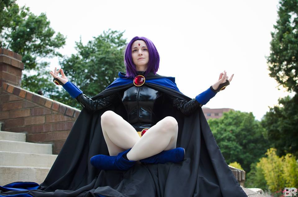 bigdead93:  chelzorthedestroyer:  Raven from Awa 2014. First time I made a cape for