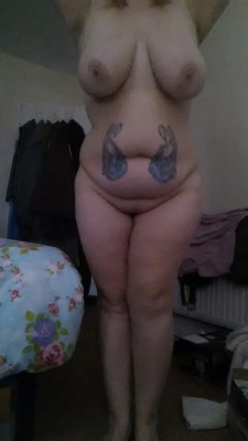 sluttywife82:  sluttywife82:  The lesser spotted full body 