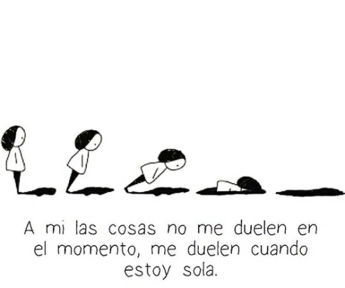 somospandaspordentroyporfuera: Cuando ya no hay nadie que me mire… -Una chica invisible.  