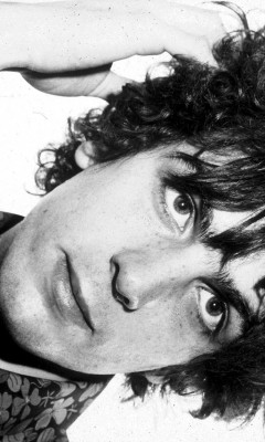 more-relics:  Syd Barrett    © Harry Goodwin   