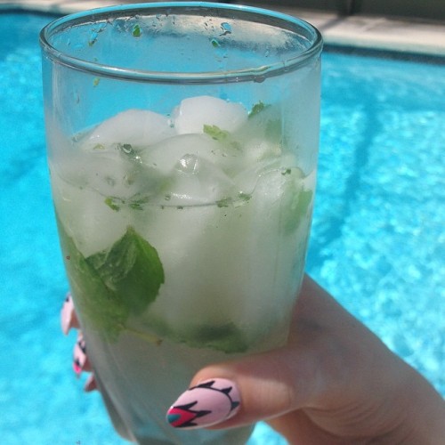 Mojito by the pool #floridalife sprang break