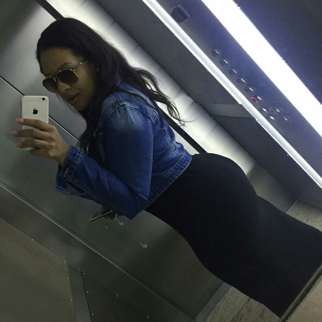 gurillaboythamane:  bruh-in-law:  Kolour Money  SEXY BAD BITCH