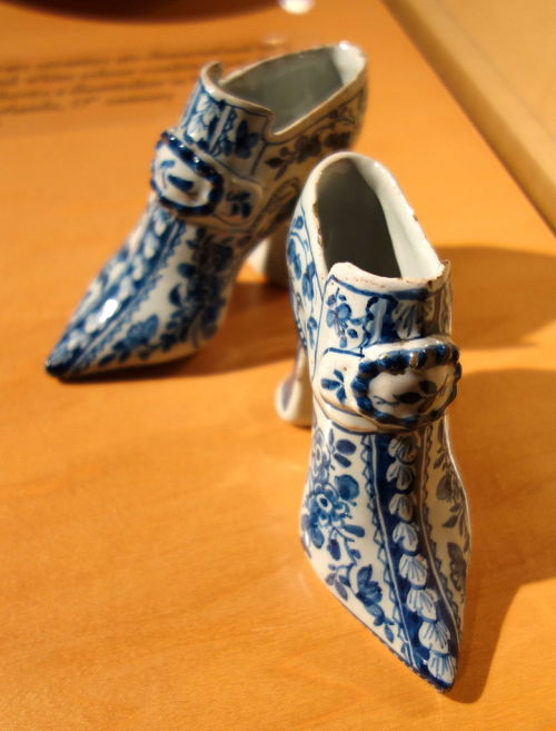 English ceramic shoes, Bristolware, 1768