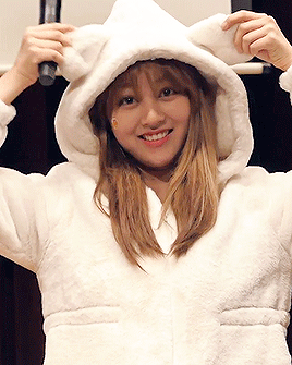 nayeoh: jihyo deserves all the love in the world 