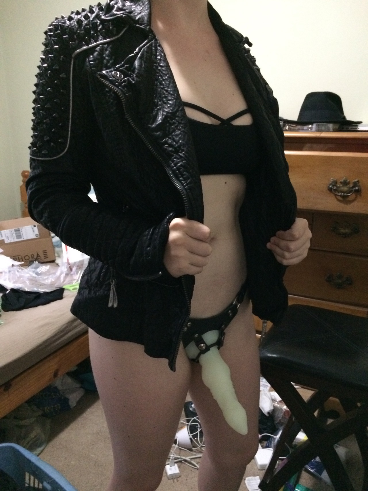 dwt-nrw: candicepertcollection: Want to get your dick sucked tonight?  💗😘💗😘💗😘💗😘💗